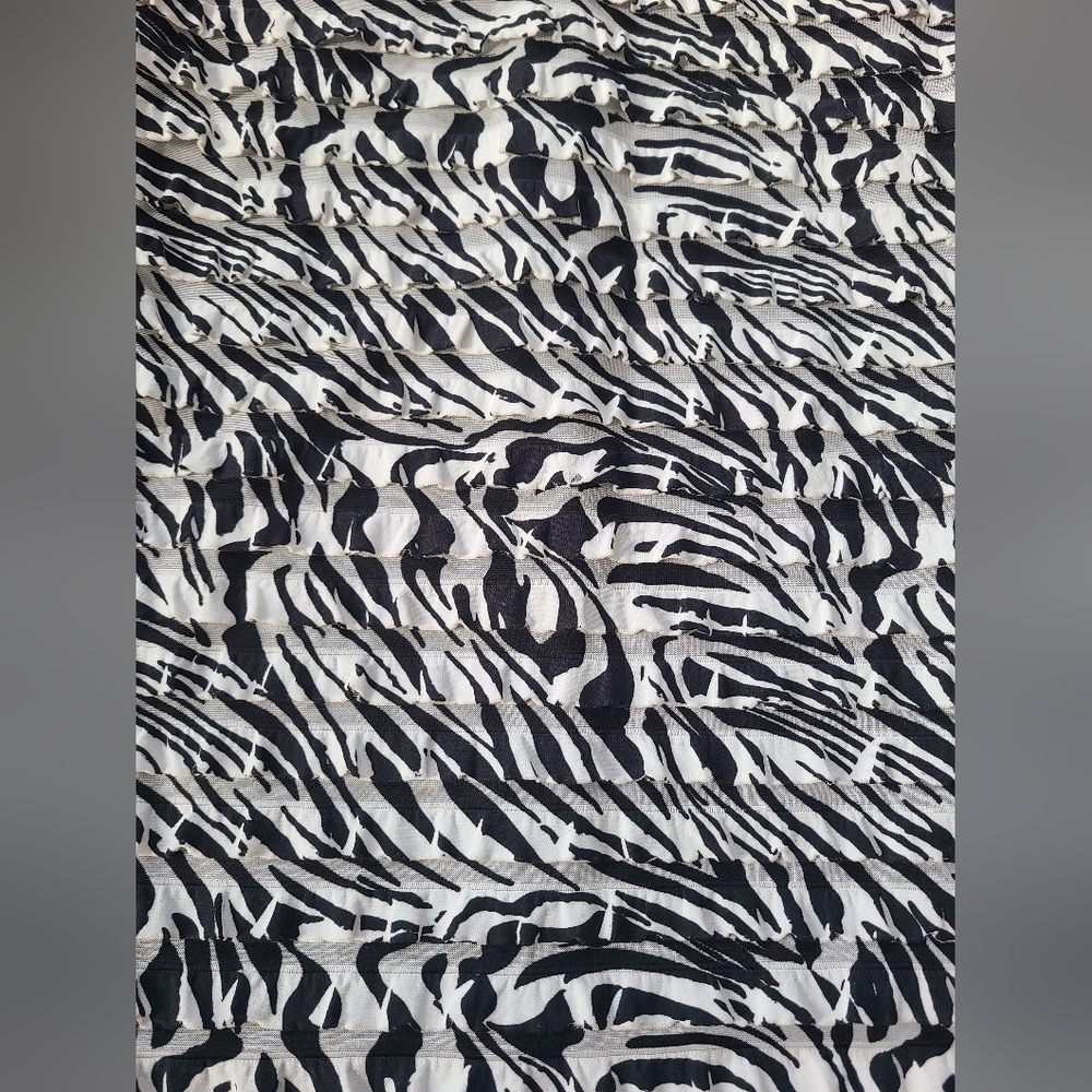 Robbie Bee Mini Shift Pullover Sleeveless Black White Animal Print Dress sz 8 - Picture 3 of 6